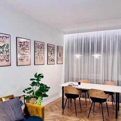 Alquiler de un elegante apartamento amueblado de 3 habitaciones, 74 m², Śródmieście, Varsovia, Polonia